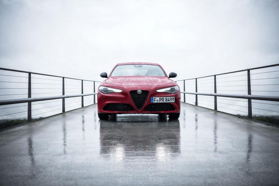  Alfa Romeo Giulia B-Tech (952) 2018 года  (фото 12 из 19)